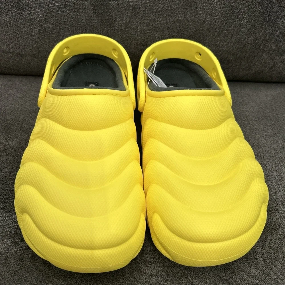 Crocs Classic Lined Overpuff Clog Men 11 Cyber Yellow Slip On Comfort 210059-77J